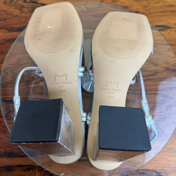 NEW Marc Fisher Giada Sandal in silver - Picture 16 of 16